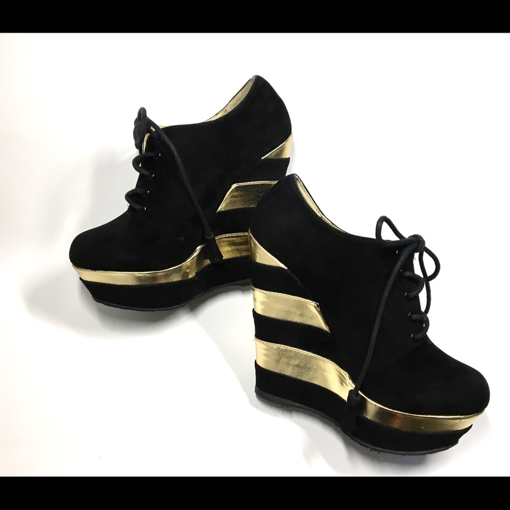 Dollhouse striped bootie